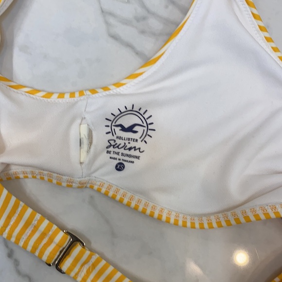 Hollister Bikini top size XS - Picture 3 of 3